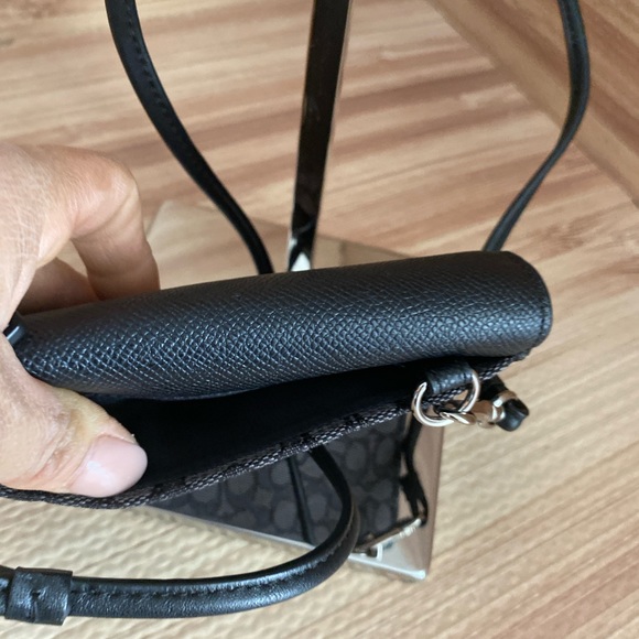 Coach Signature Crossbody Phone Wallet Bag Clutch Black Leather/ Canvas - Picture 10 of 13